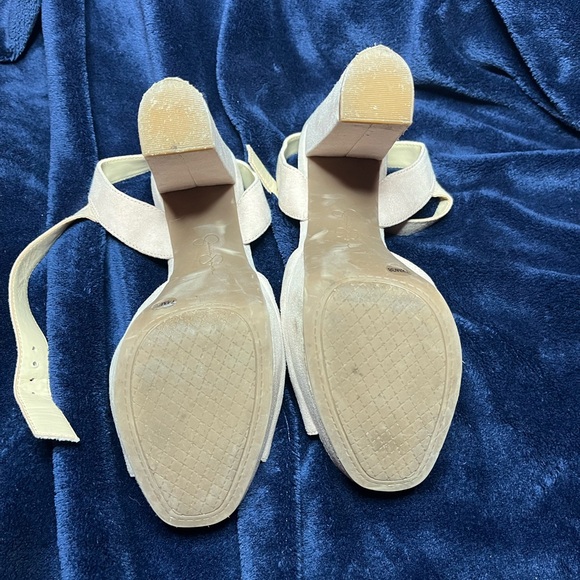 Jessica Simpson Heels - Picture 3 of 4